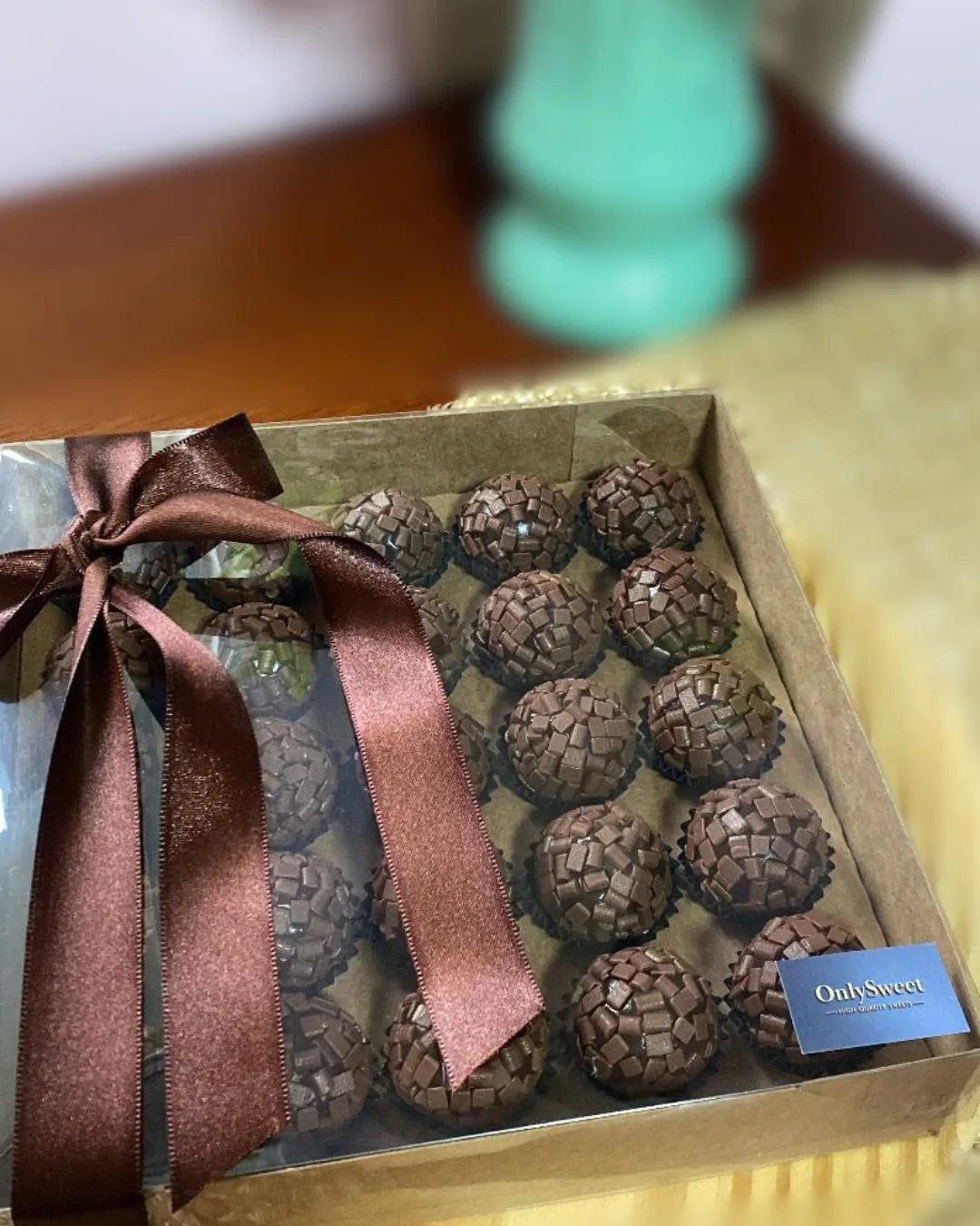 Brigadeiros da OnlySweet em caixa de presente